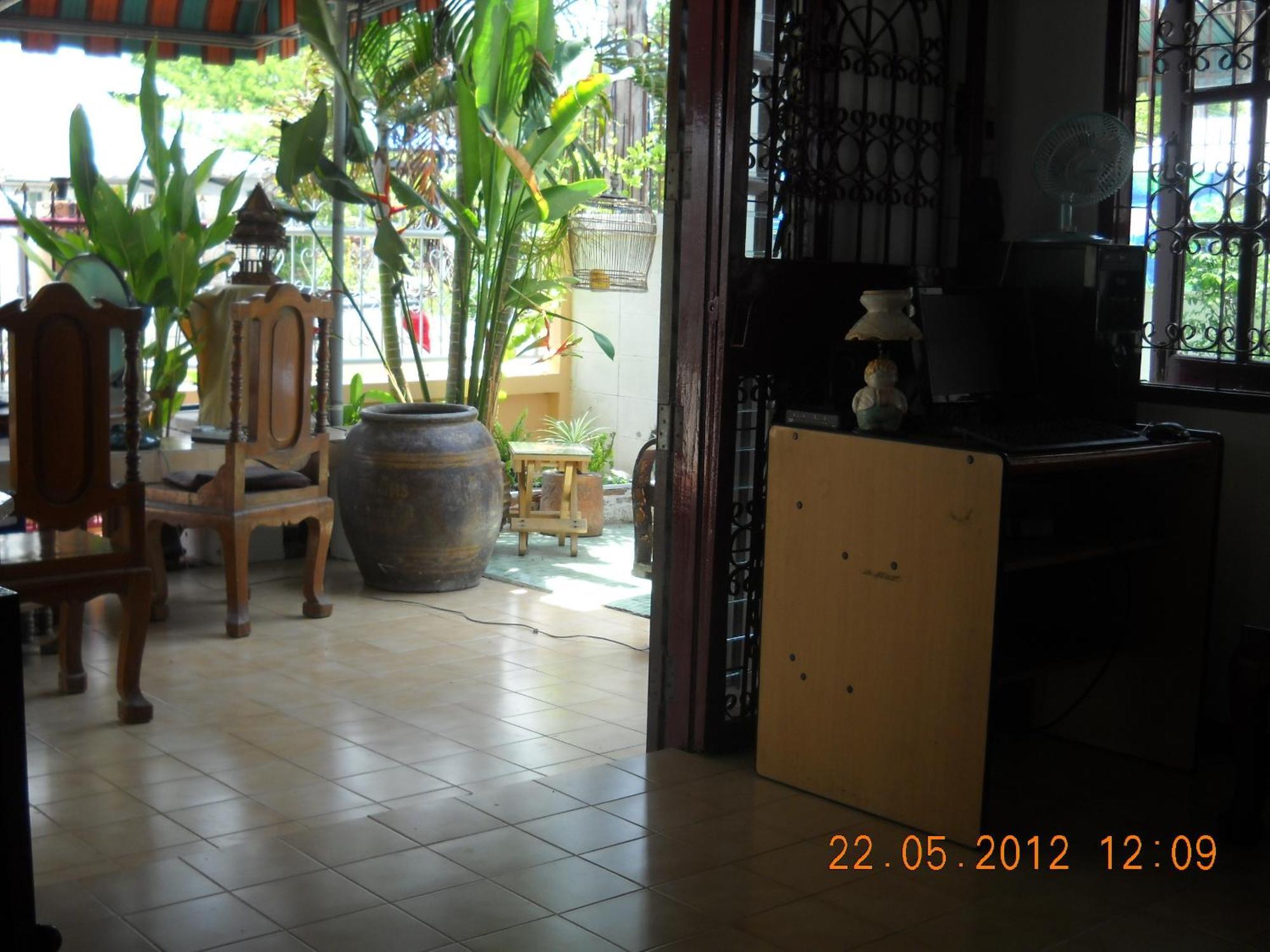 Srikrung Guesthouse Пра Након Си Аютая Екстериор снимка