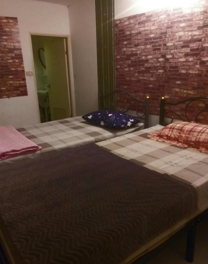 Srikrung Guesthouse Пра Након Си Аютая Стая снимка