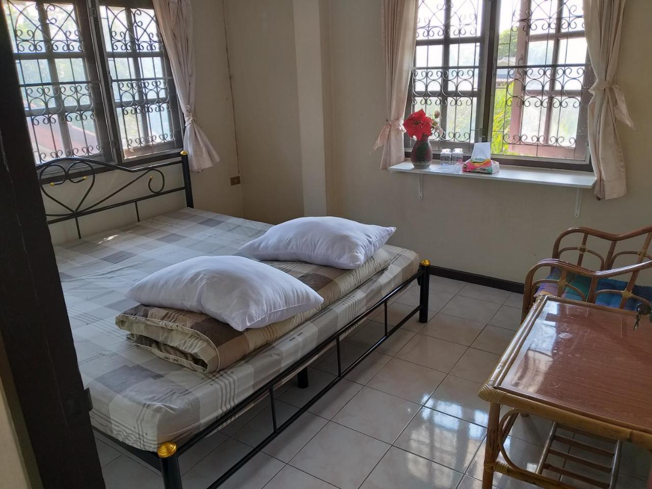 Srikrung Guesthouse Пра Након Си Аютая Екстериор снимка